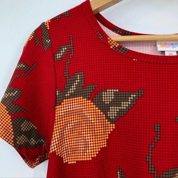 Lularoe Women’s Carly Dress Size XS Floral Print High Low Shift Red Short Sleeve - Picture 4 of 8